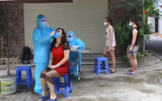 Hà Nội xét nghiệm COVID-19 cho toàn bộ người dân phường Giáp Bát