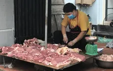 Hà Nội: Chợ đầu mối tạm đóng cửa vì có ca COVID-19, giá rau, thịt cá tăng