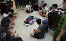 Triệt phá ổ đánh bạc giữa mùa dịch, thu giữ 3 ô tô và hơn 1 tỷ đồng tiền mặt