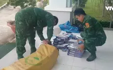 Bỏ chạy về bên kia biên giới, vứt lại bao hàng chứa 1.000 gói thuốc lá ngoại