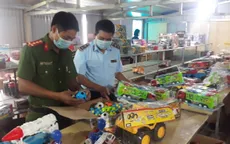 Phá kho chứa đồ chơi Trung Thu lớn nhất từ trước đến nay tại Nam Định