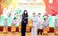 Phó Chủ tịch nước thăm, tặng quà cho bệnh nhi nhân dịp Tết Trung thu