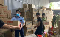 Hà Nội: Thu giữ hơn 1.000 hộp bánh kẹo không rõ nguồn gốc