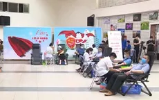 Gửi giọt máu đào, tiếp sức đồng bào thắng dịch