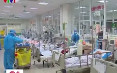 Tết Dương lịch bận rộn của các bác sĩ trong khu điều trị F0