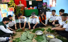 Vùng 2 Hải quân chúc Tết sớm các nhà giàn DK1