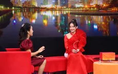 Cô bé 13 tuổi xinh như công chúa bật khóc cảm ơn mẹ