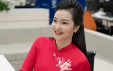 BTV Phương Thảo dịu dàng trong tà áo dài