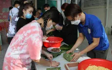 Sinh viên Lào háo hức đón Tết cổ truyền của Việt Nam