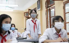 Học sinh 10 quận, huyện Hà Nội dừng đến trường