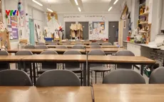 Các trường học Anh đối mặt sức ép từ biến thể Omicron