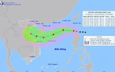Bão Nesat sẽ đi vào Biển Đông và có khả năng mạnh thêm
