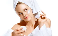 Bác sĩ da liễu tiết lộ cách tốt nhất để sở hữu làn da "trẻ mãi không già"