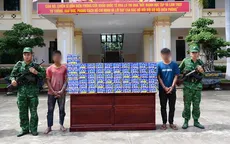 Bắt giữ 2 đối tượng vận chuyển 176 kg pháo nổ qua biên giới