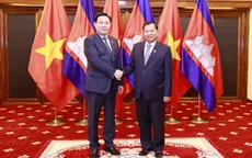 Chủ tịch Quốc hội Vương Đình Huệ hội kiến Chủ tịch Thượng viện Campuchia