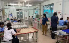 16 học sinh đau bụng, nôn ói sau khi ăn bánh, dưa hấu và uống sữa