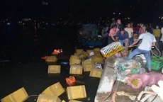 Tàu chở 70 tấn hàng bị lật ở cảng Phan Thiết