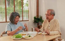 Dinh dưỡng hàng ngày cho sức khoẻ dẻo dai tuổi ngoài 60