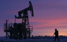 Giá dầu Urals của Nga thấp hơn ngưỡng trần