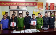 Bắt giữ 2 đối tượng tàng trữ, vận chuyển 15 bánh heroin