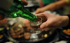 "Năm hết Tết đến, ép dầu, ép mỡ, đừng nỡ ép rượu!"