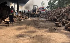 Bình Phước: Cháy xưởng sản xuất viên nén gỗ, ước thiệt hại nặng nề