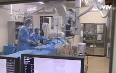 Ca thay van 1 lá qua đường ống thông thành công đầu tiên
