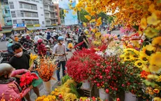 Thị trường đồ trang trí Tết dần sôi động