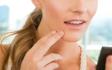 Sử dụng kem làm trắng da không rõ nguồn gốc có nguy cơ làm giảm thị lực