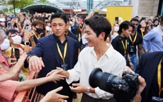 Song Joong Ki họp báo buổi chiều, người hâm mộ chờ từ 6 giờ sáng