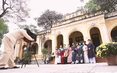 Chụp ảnh gia đình ngày Tết của người Hà Nội xưa