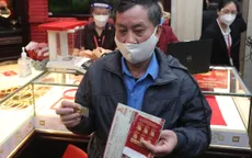 Đi từ hơn 3h sáng, đội mưa, mua vàng Ngày vía Thần tài