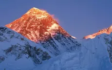 Sông băng cao nhất trên đỉnh Everest "thất thoát" lượng băng mất 2.000 năm để hình thành