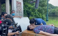 Sự thật cảnh hô hấp nhân tạo của cặp chính Lối về miền hoa
