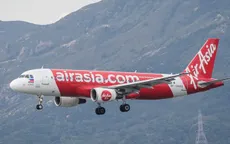 Máy bay của hãng hàng không AirAsia phải hạ cánh khẩn cấp do có rắn
