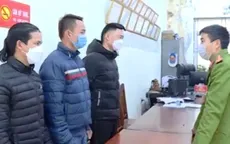 3 đối tượng tạt sơn, dầu, mắm tôm vào nhà dân để đòi nợ