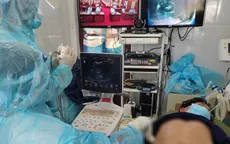 Cấp cứu ngư dân bị bán tắc ruột, dương tính với SARS-CoV-2 trên đảo Song Tử Tây