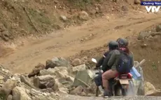 Sau 2 mùa mưa lũ, giao thông vẫn bị chia cắt
