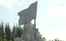 Dâng hương tại khu tưởng niệm chiến sĩ Gạc Ma