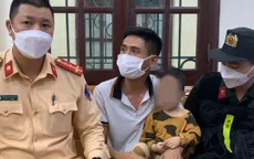 Mâu thuẫn với vợ cũ, chồng dọa ném con xuống biển