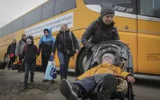 Hàng nghìn người dân Ukraine sơ tán qua hành lang nhân đạo mới