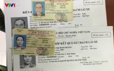 Ngang nhiên rao bán giấy phép lái xe giả, giả cả mã QR