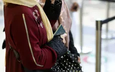Taliban cấm phụ nữ Afghanistan lên máy bay mà không có nam giới đi kèm