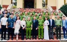 Bộ Công an trao bằng khen cho ê-kíp Phố trong làng
