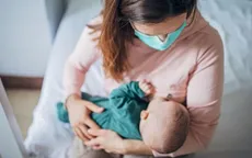 Mẹ là F0 điều trị tại nhà cho con bú thế nào?