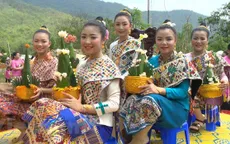 Vui Tết Bunpimay vùng biên giới Việt - Lào