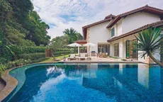 Những ngôi nhà châu Á có bể bơi riêng đáng kinh ngạc
