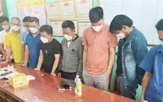 Bắt 8 đối tượng đánh bạc, thu giữ hơn 250 triệu đồng