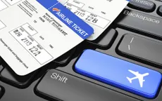Bắt đối tượng lừa bán vé máy bay 'giải cứu'