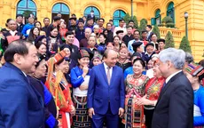 Già làng, trưởng bản là điểm tựa cho mọi điểm tựa khác của bản làng